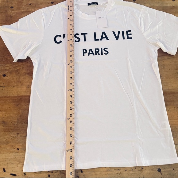 Paris Tee Shirt- Fits as a over sized tee so cute with big bold lettering - Picture 3 of 7